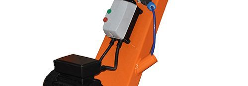 Orangefarbene Betonfräse mit langem Griff